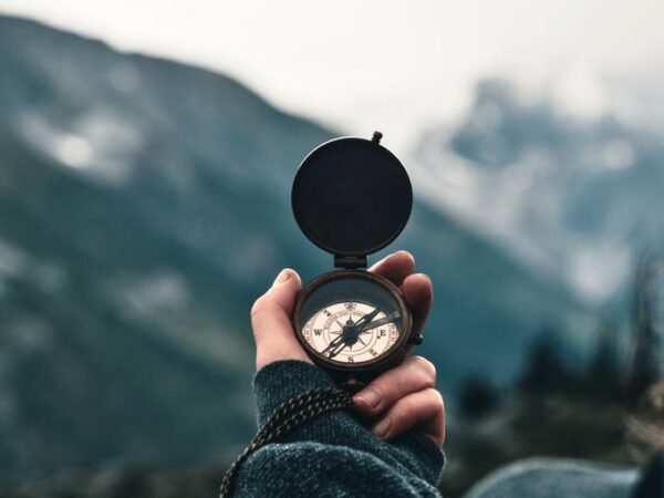 The Best Compasses for Hiking – Navigate with Confidence